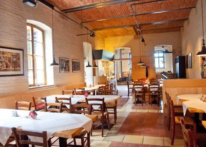 Готель Fabrik 3*